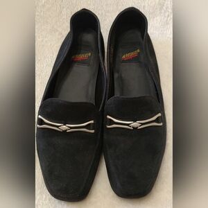 AEROSOLES Black Loafers with Silver Accent